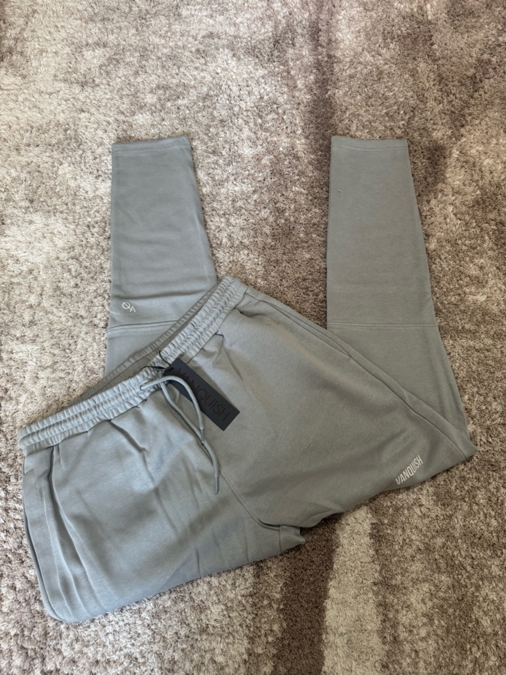 VANQUISH ESSENTIAL STEEL GREY TAPERED FIT SWEATPANTS